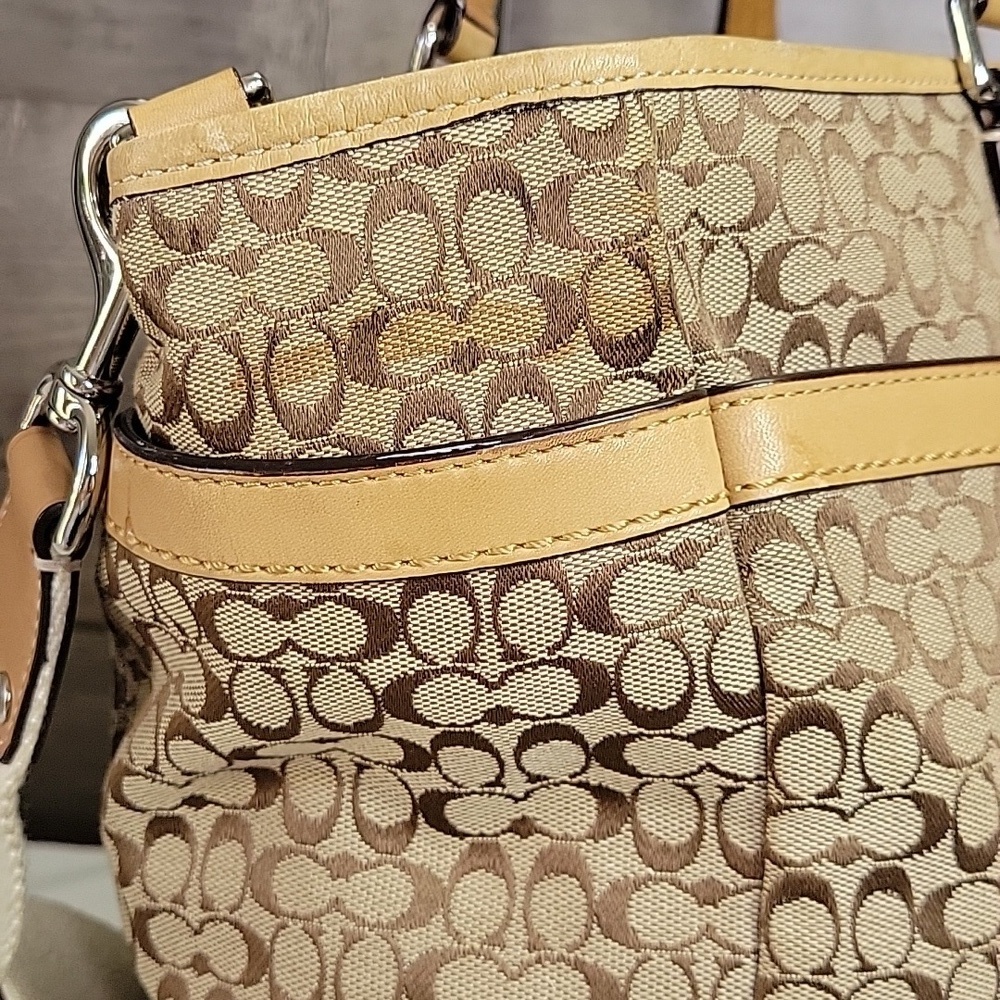 Vintage Coach Signature Canvas/Leather Crossbody Diaper Bag - Picture 4 of 16